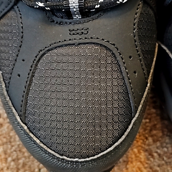 Men's Sneakers - Picture 7 of 16